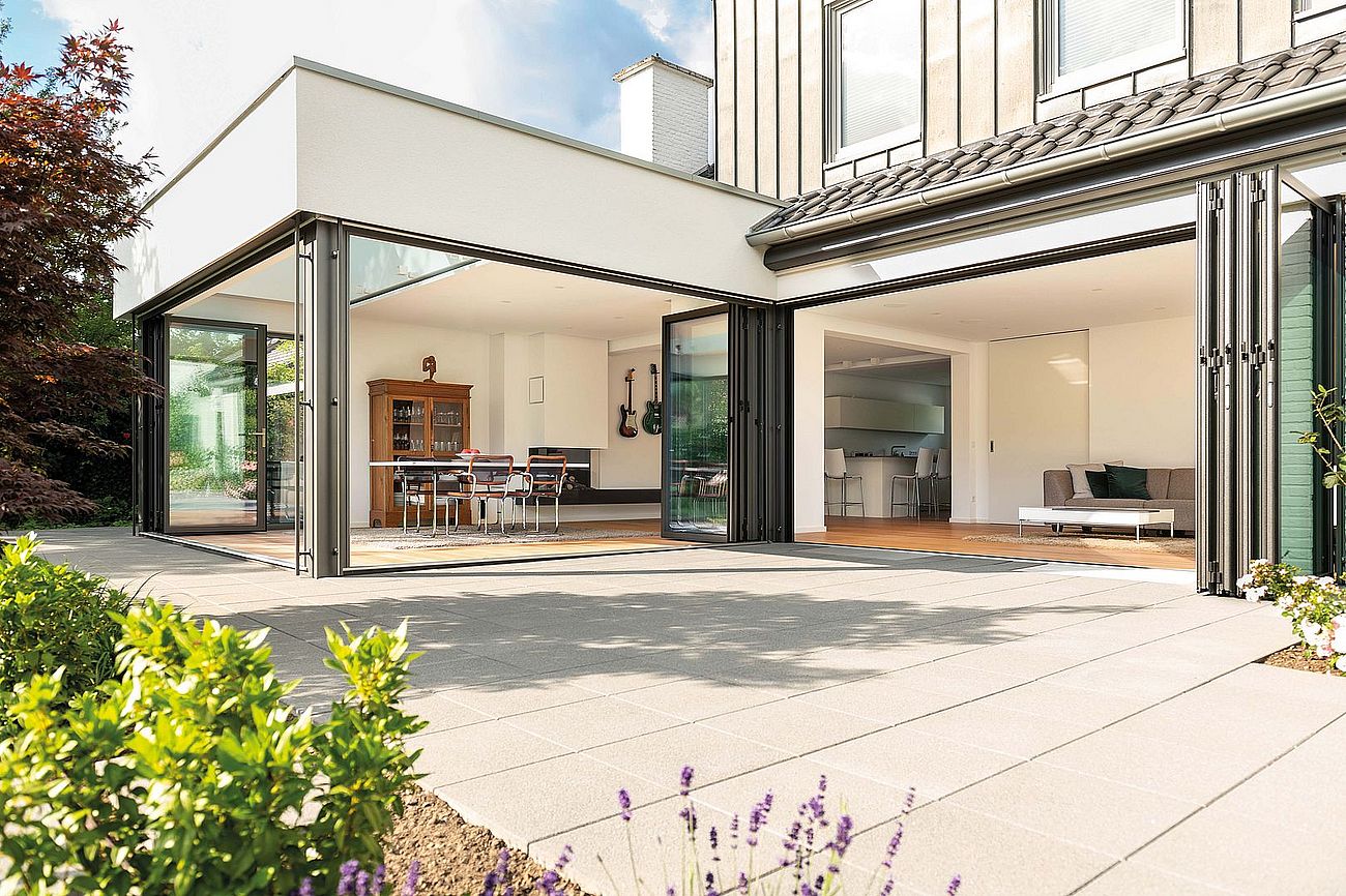 © Solarlux Maßgeschneiderte Lösungen bei Design, Material, Öffnungsarten und mehr.